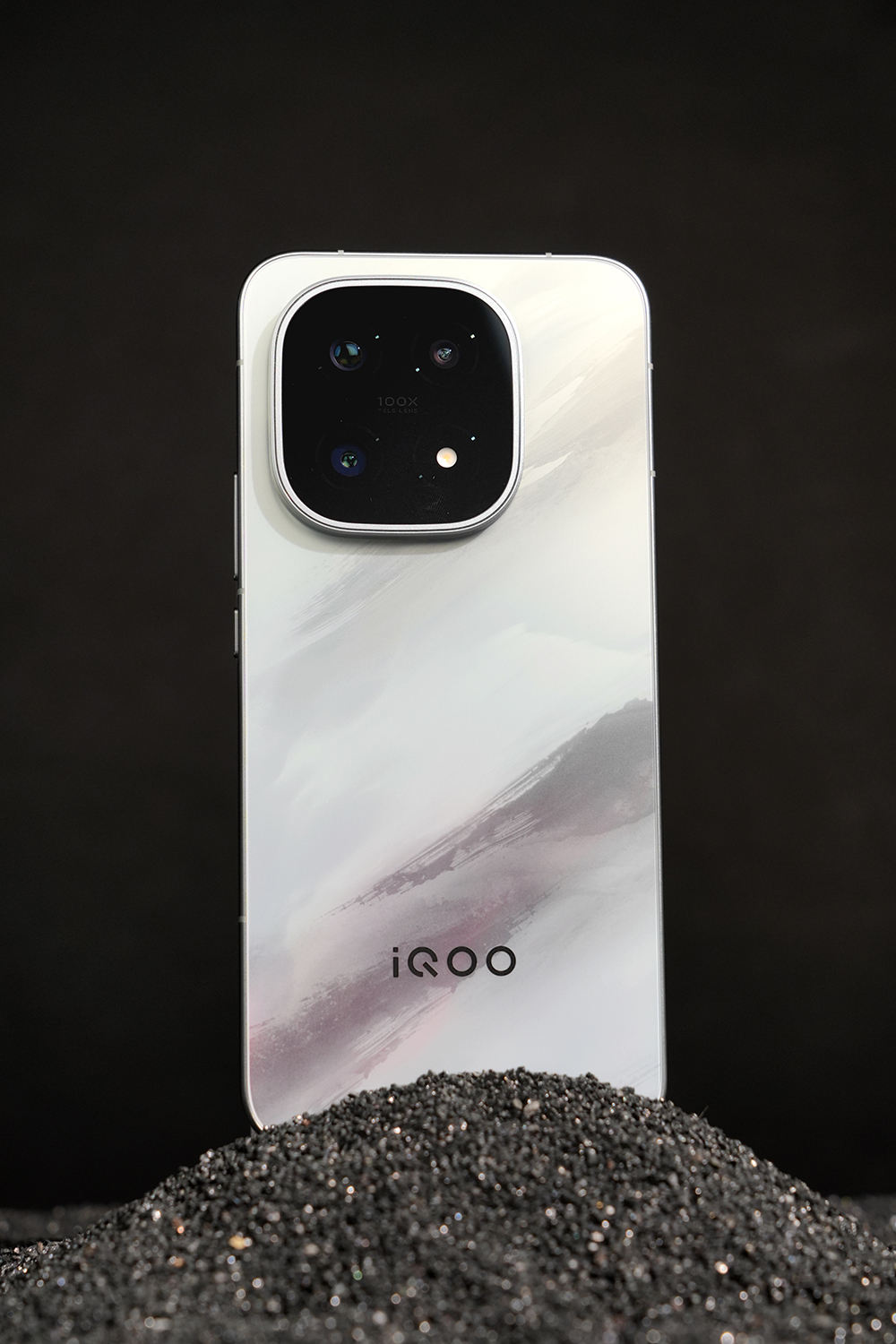 IQOO 15 - Image 2