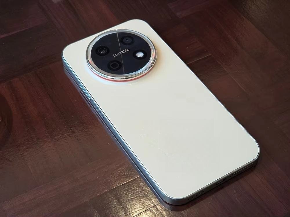 Huawei Nova 15 MAX - Image 2